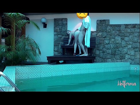 ❤️ Boss jistieden maid għall-pool, iżda ma setgħetx tirreżisti sħun ❌ Porn biss fil-porn mt.porno24-7.ru