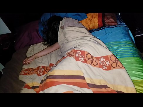 ❤️ Stepson jgħajjar lill-mara żagħżugħa tiegħu waqt li torqod. ❌ Porn biss fil-porn mt.porno24-7.ru